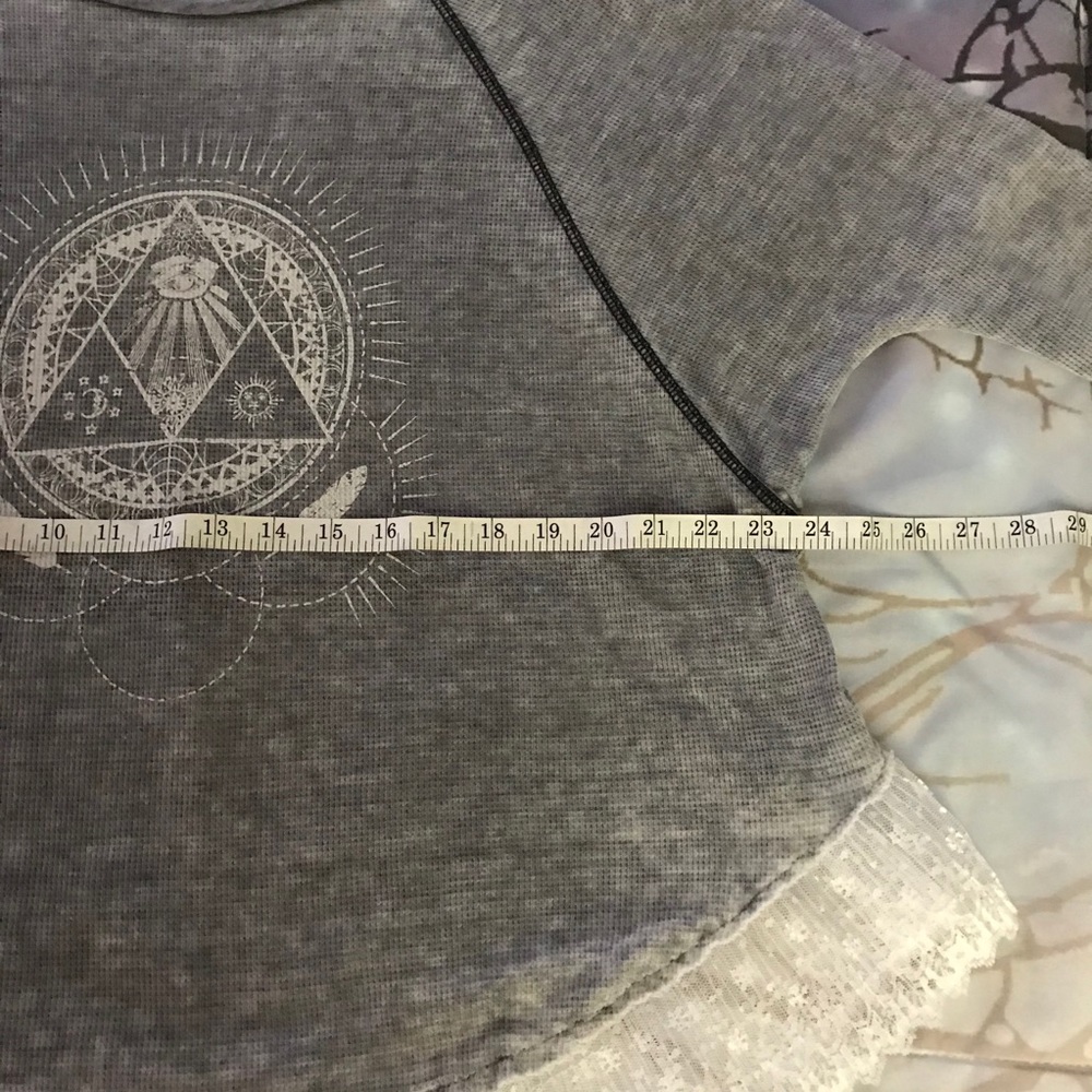 Mystical Billabong long sleeve top - Picture 7 of 14